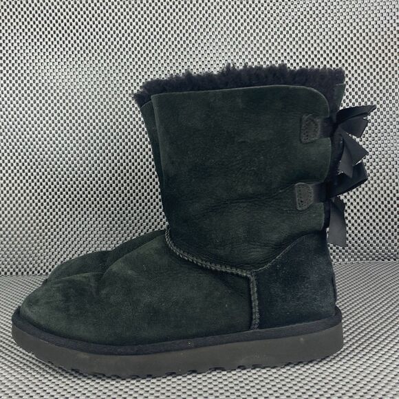 UGG Bailey Bow II Boots Womens Size 7 Black Leather Sheepskin Pull On Winter - Picture 2 of 12